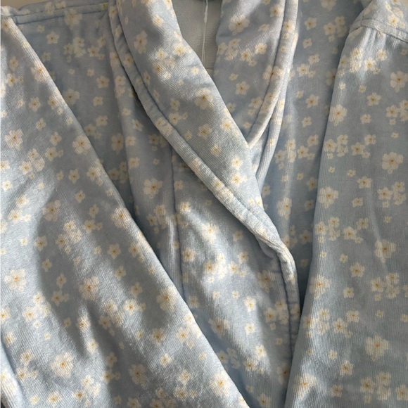 Djerf Avenue Dream Cake Robe - Picture 2 of 4